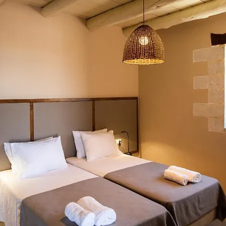 Prinus Country Retreat Apokoronas, Heated Pool, 13km From The Sea ヴィラ Embrósneros
