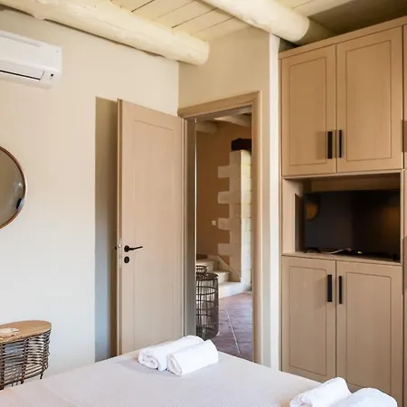 Prinus Country Retreat Apokoronas, Heated Pool, 13km From The Sea * Embrósneros