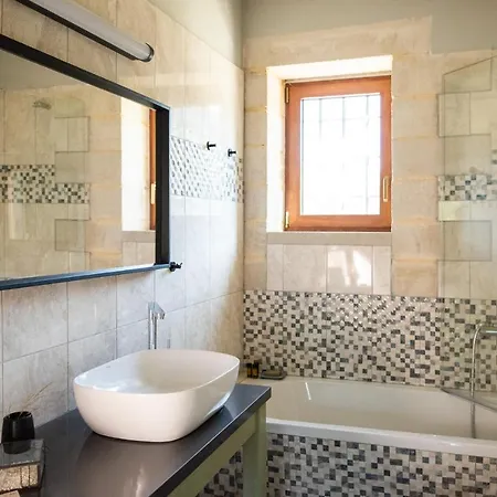 Prinus Country Retreat Apokoronas, Heated Pool, 13km From The Sea